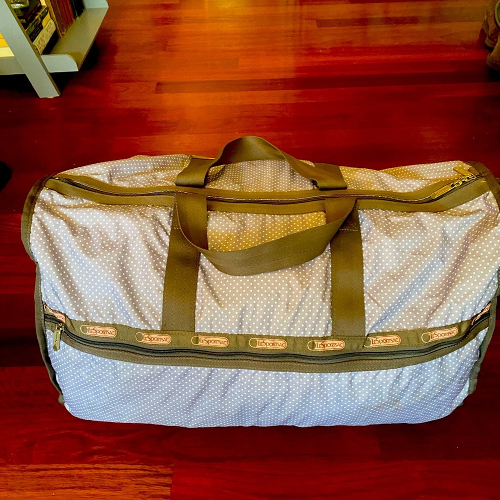 LeSportSac Deluxe weekender, gray and white polka dots